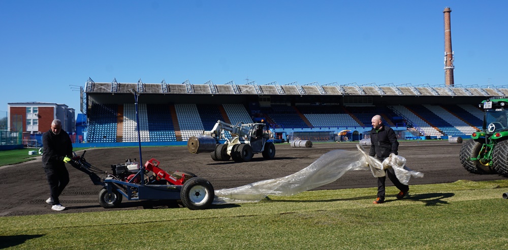 Varaždin započeo postavljanje novog travnjaka